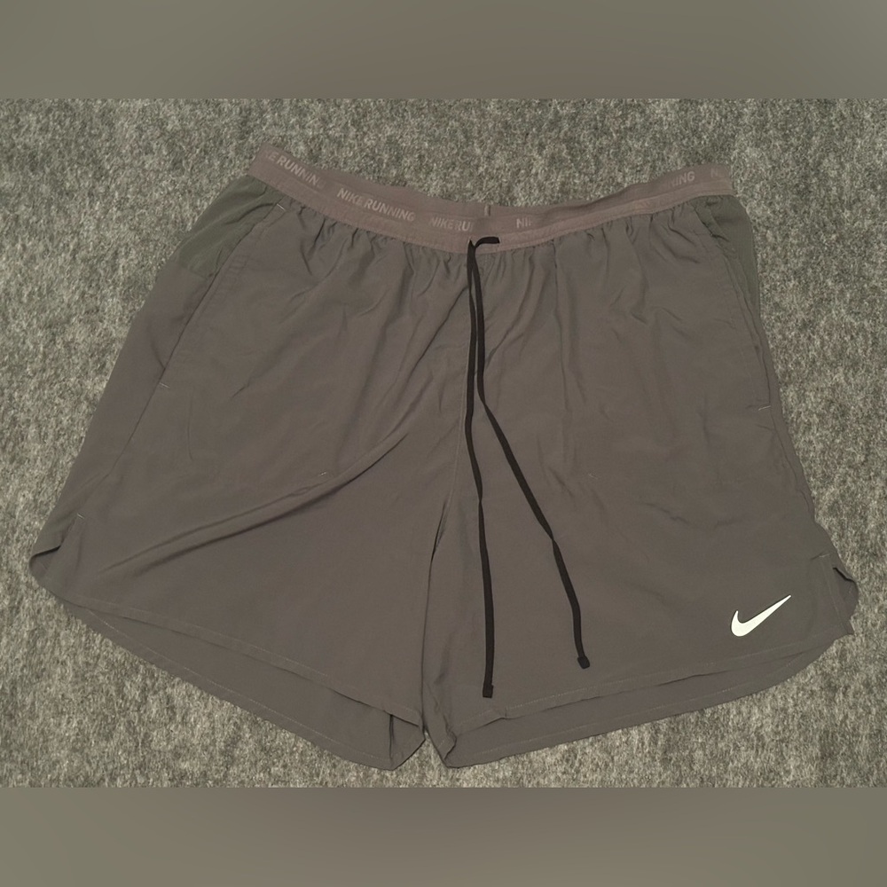 Men’s Nike Dri-Fit Stride 5” Lined Running Grey Shorts DM4755-084 - 2XL-Tall